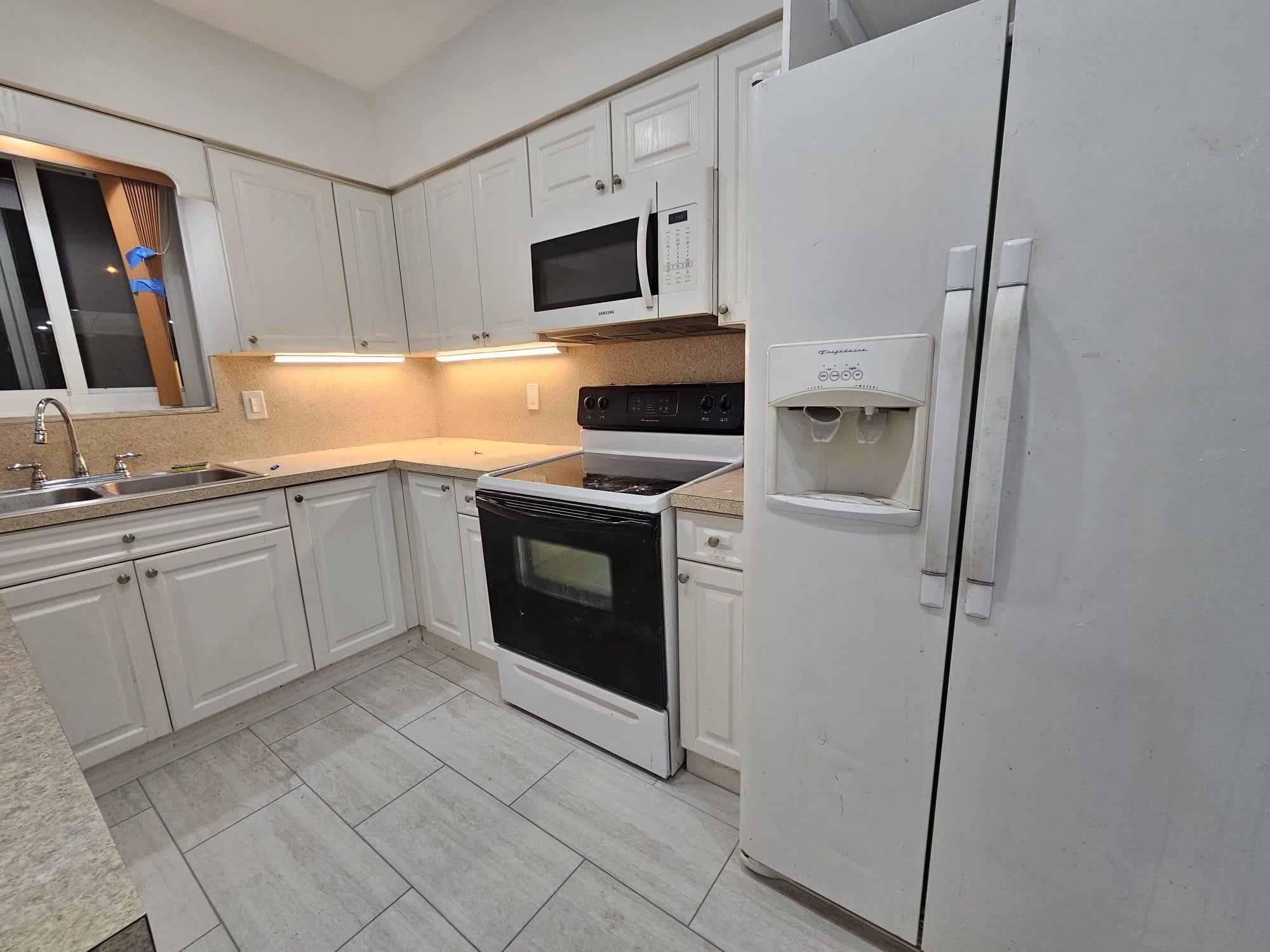 2030 SW 41st Avenue – photo 3