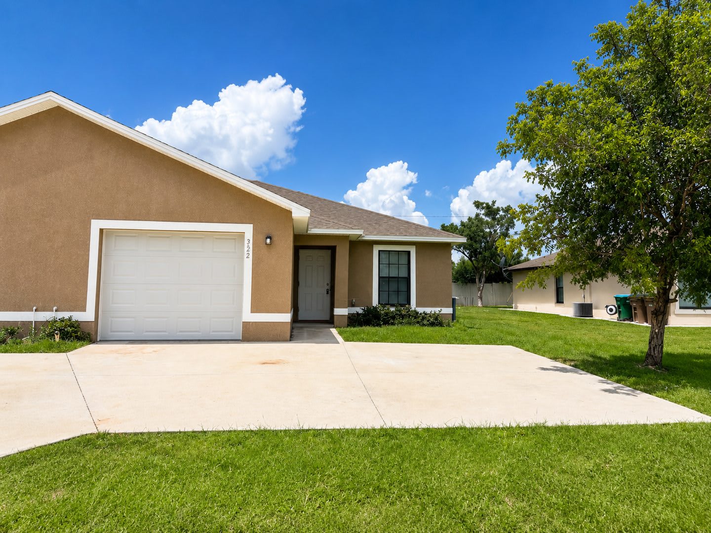 3 bedroom 2 bath 1 car garage – photo 1