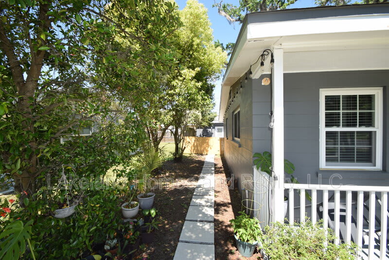 527 Garden Drive North – photo 2