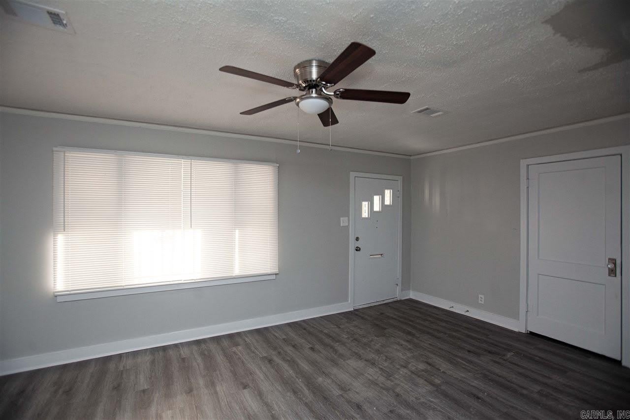 926 W 29th Street – photo 3
