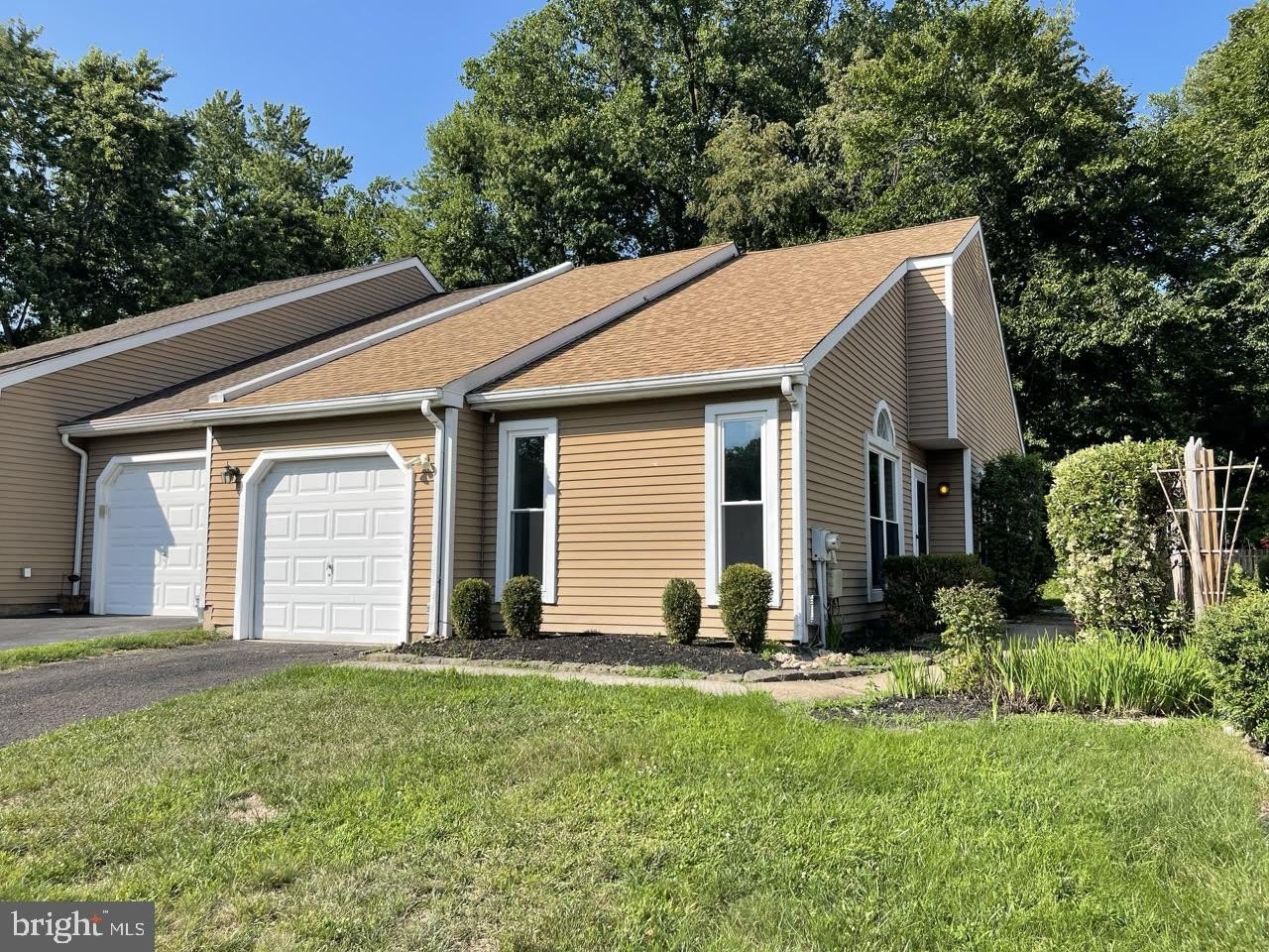 294 WOODS EDGE Place – photo 1