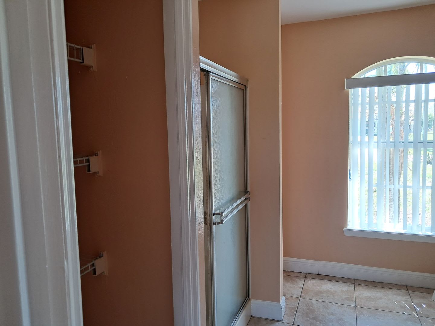 Beautiful Lehigh Home *** $500 off 1st month rent *** – photo 5