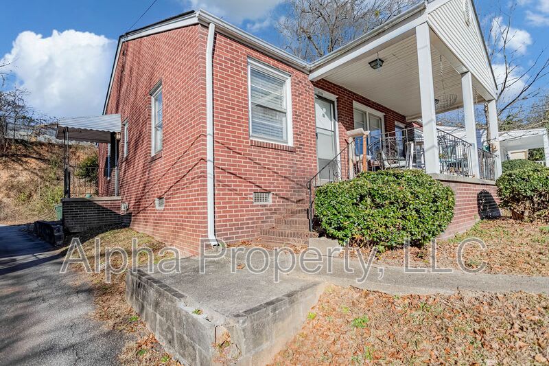 1315 E Washington St – photo 2