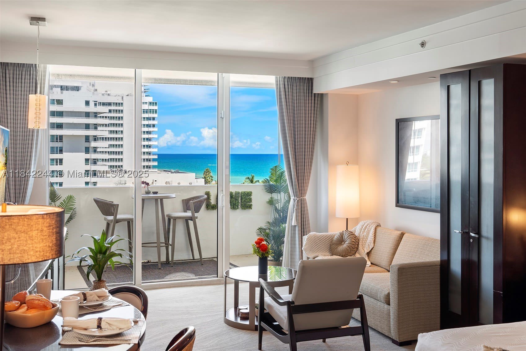 4391 Collins Ave – photo 1