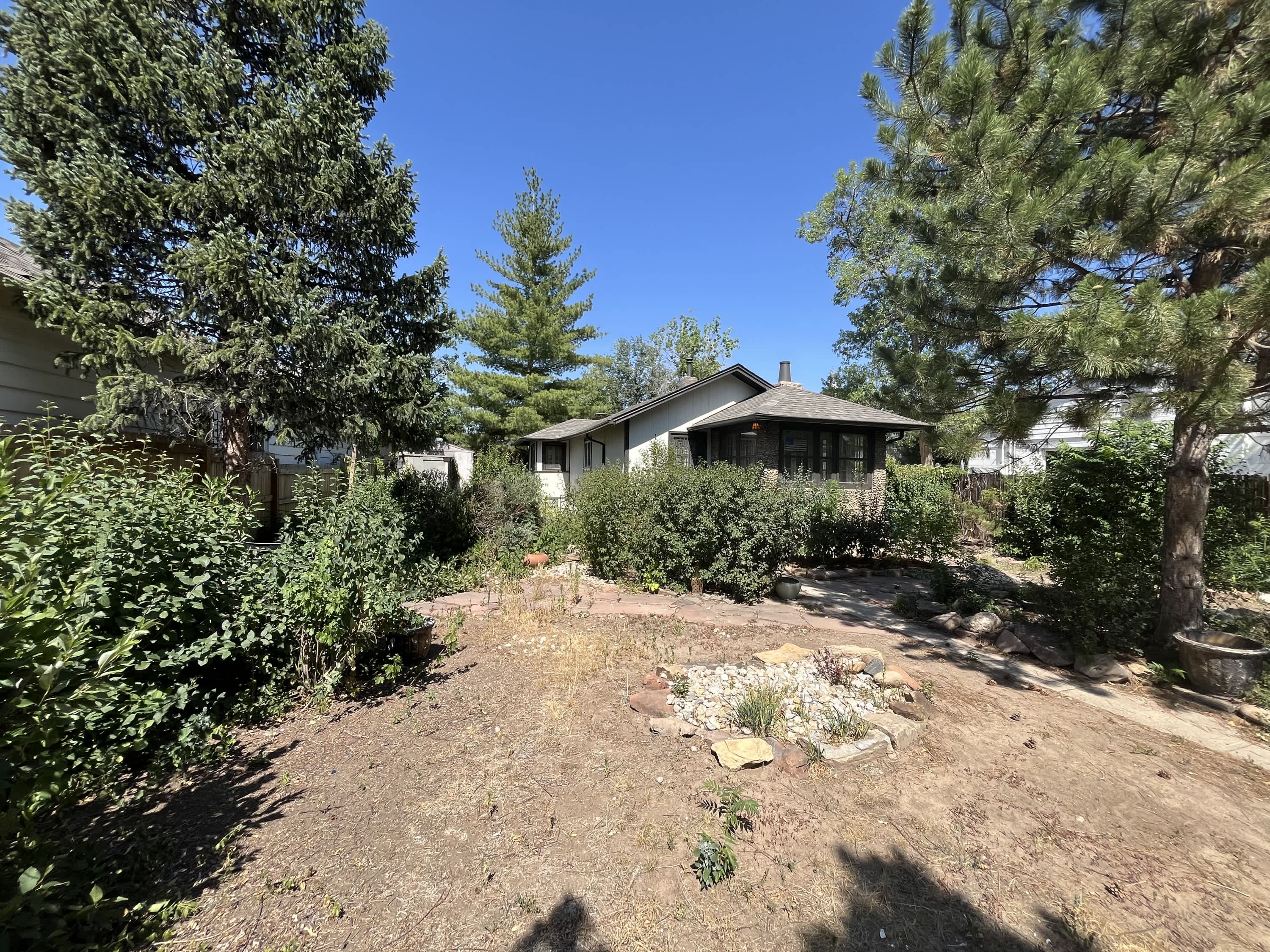 1649 ROSLYN ST – photo 2