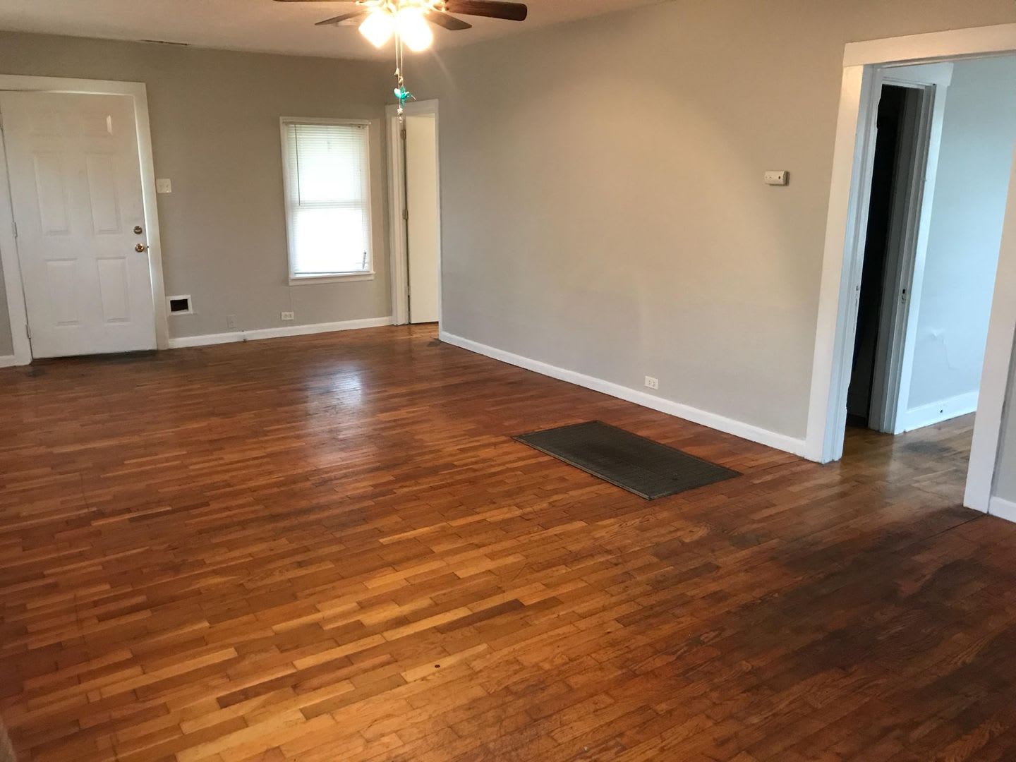 Great Central Location Home Nice Home With Appliances Close To Washburn University – photo 5