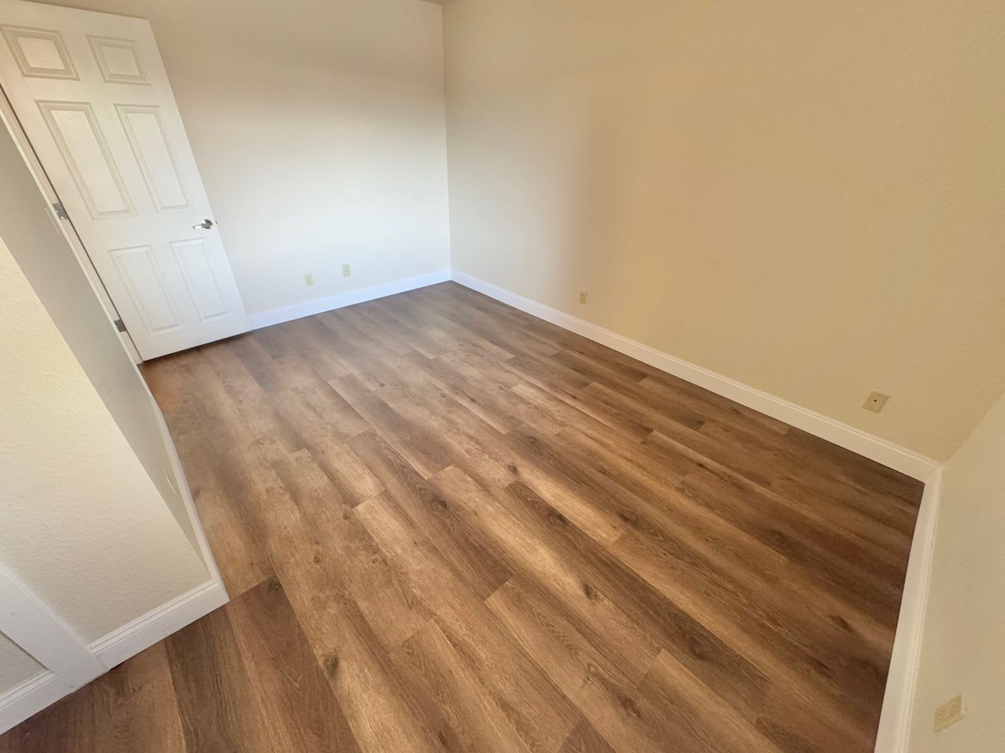 Charming 1-Bedroom Condo with Private Patio – photo 3