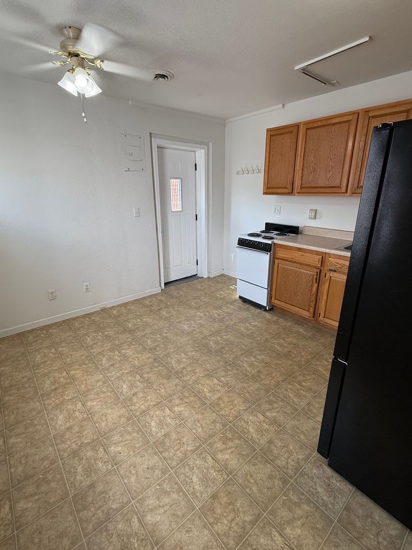 126 S. Main St. – photo 3