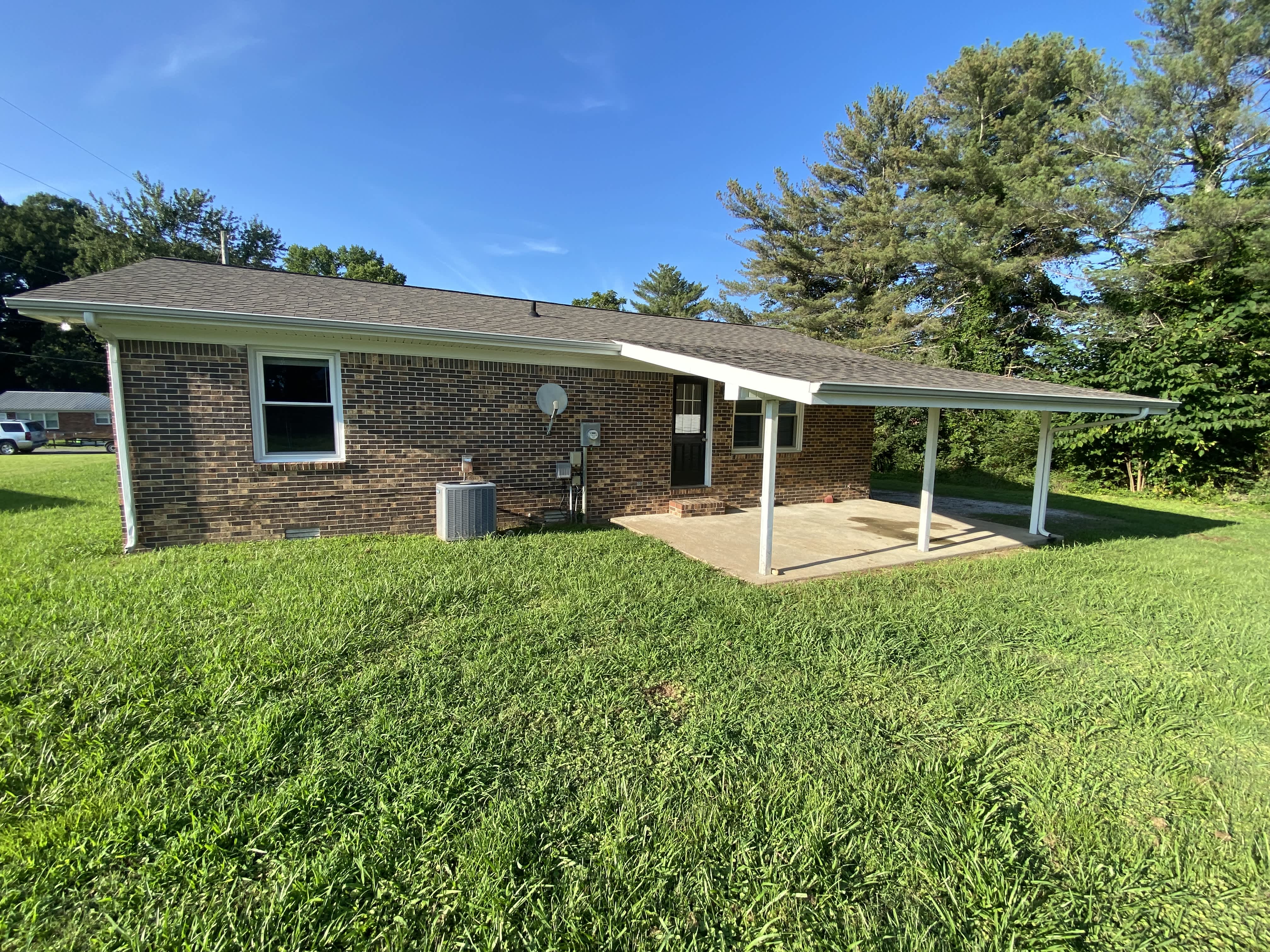 240 Lakeview Dr – photo 4