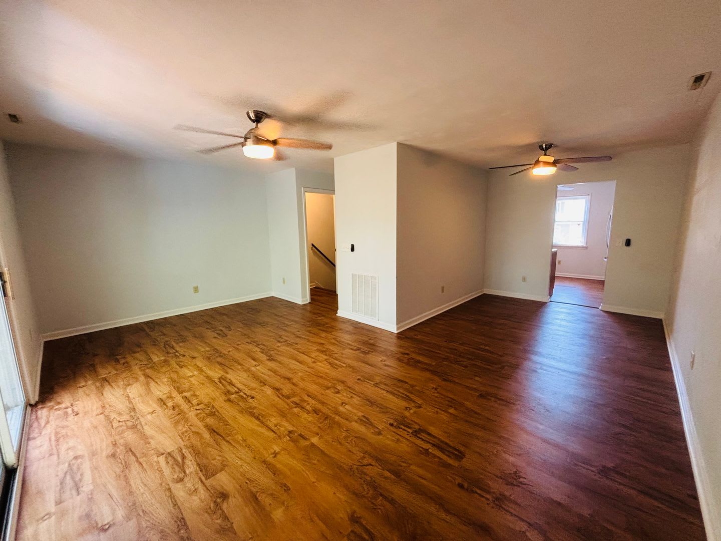 4 Bedroom, 3.5 Bath Townhouse – photo 4