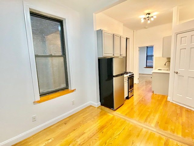 306 E 11Th St Apt 4C – photo 1
