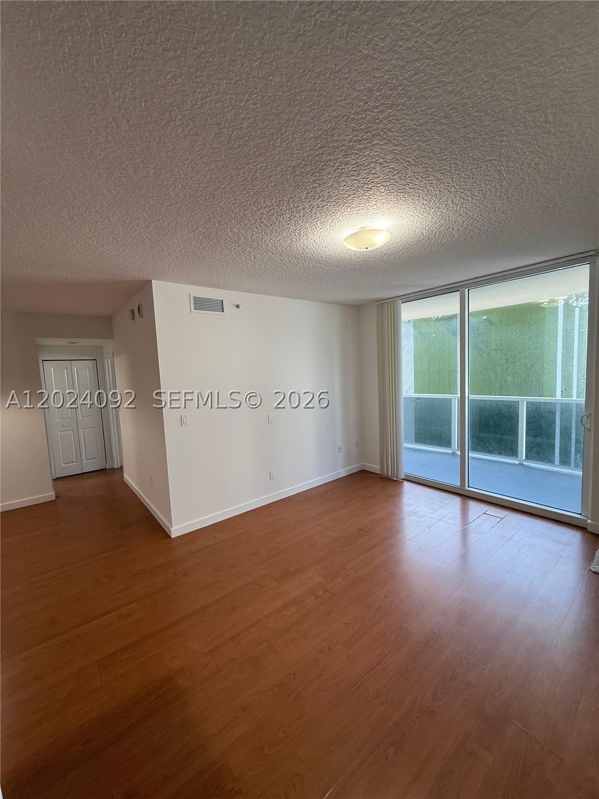 601 NE 23rd St – photo 5