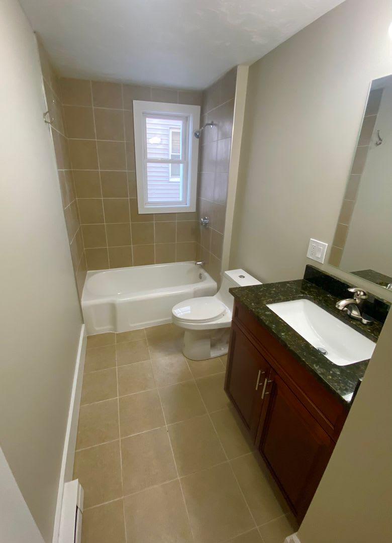SALEM 3-Bed, 1-Bath – photo 2
