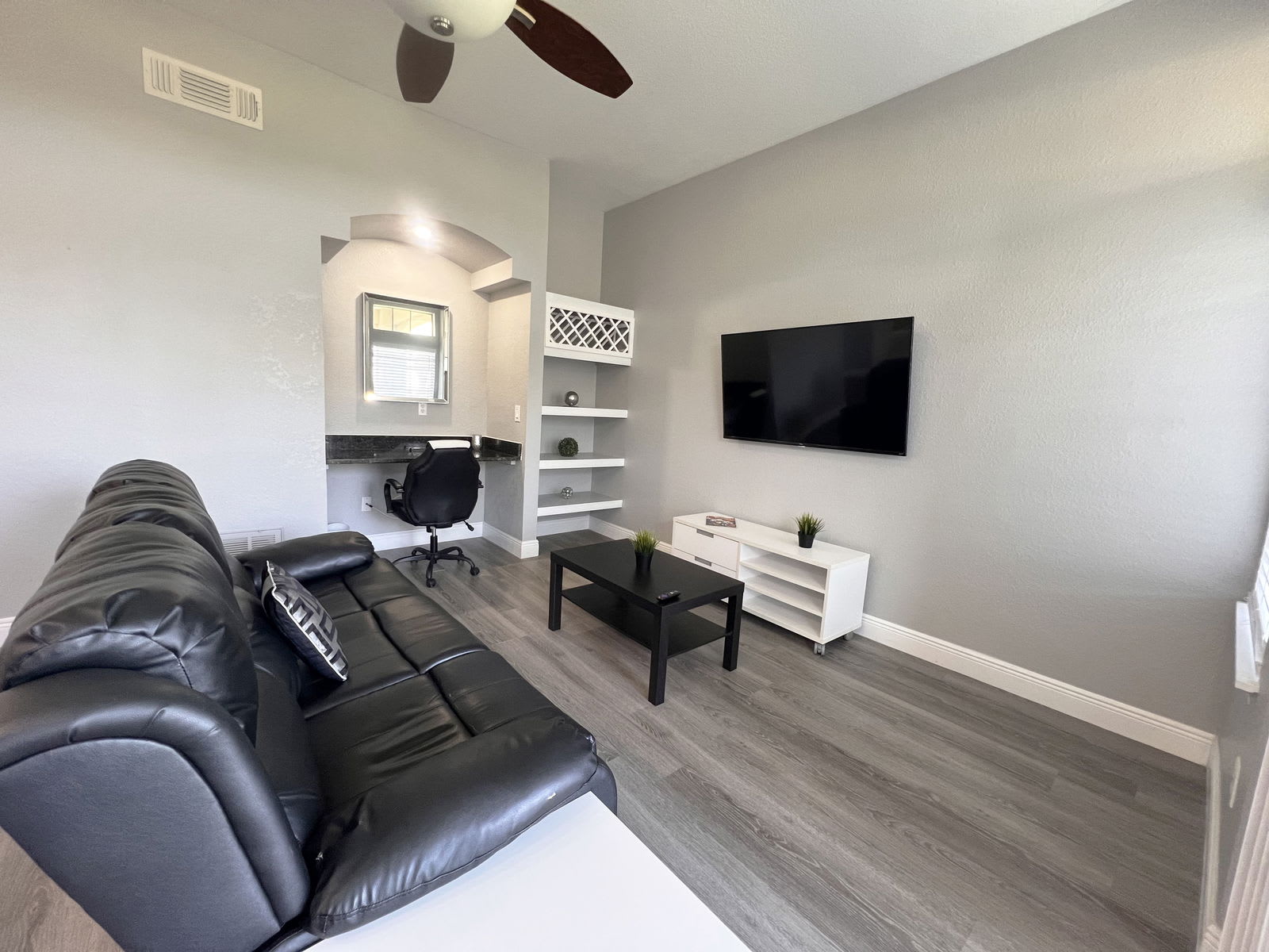 7340 Westpointe Boulevard – photo 3
