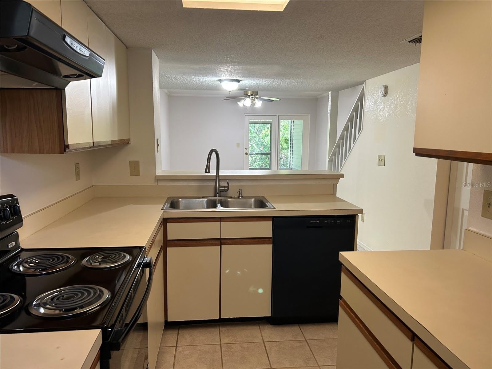 2143 Fox Chase Boulevard – photo 5