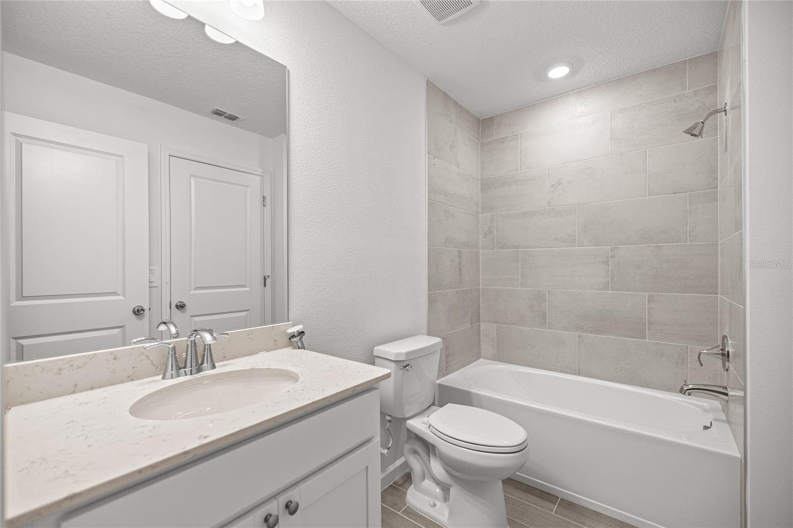 3589 Southeast 37th Court – photo 4