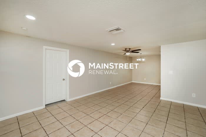 2911 Cedaridge Drive – photo 2