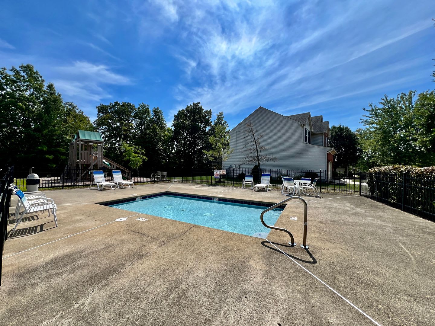 Large executive home in pool community Mason, Oh – photo 4