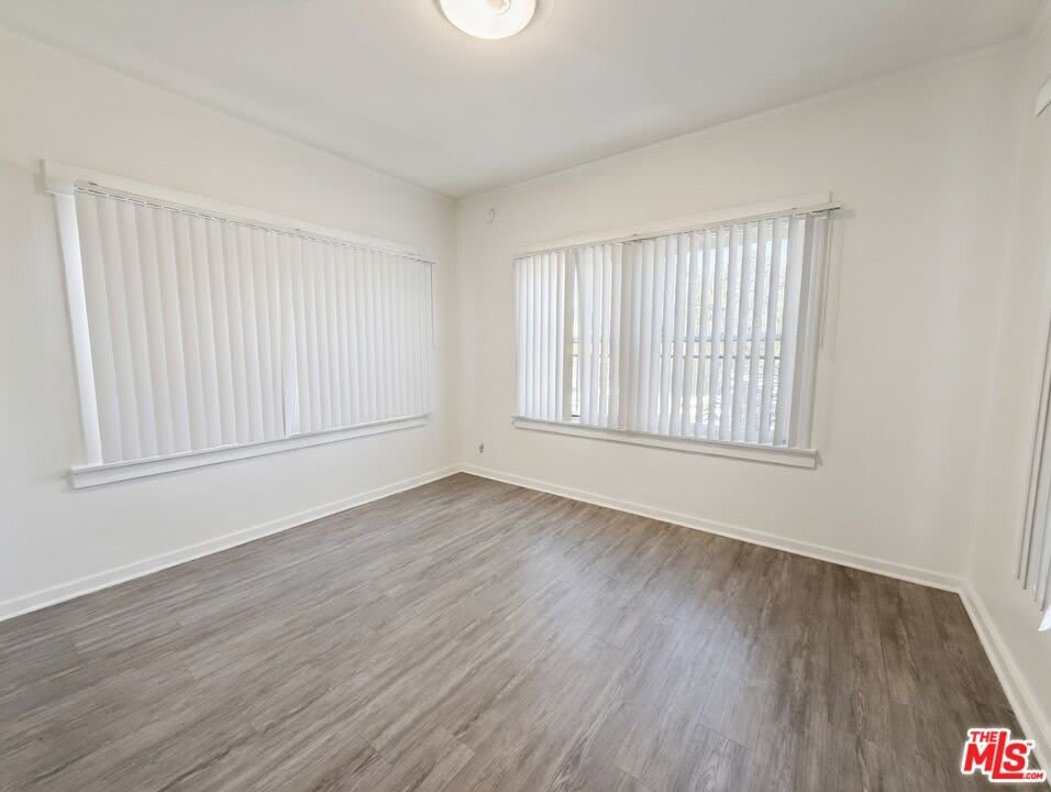 881 W 23rd St – photo 3