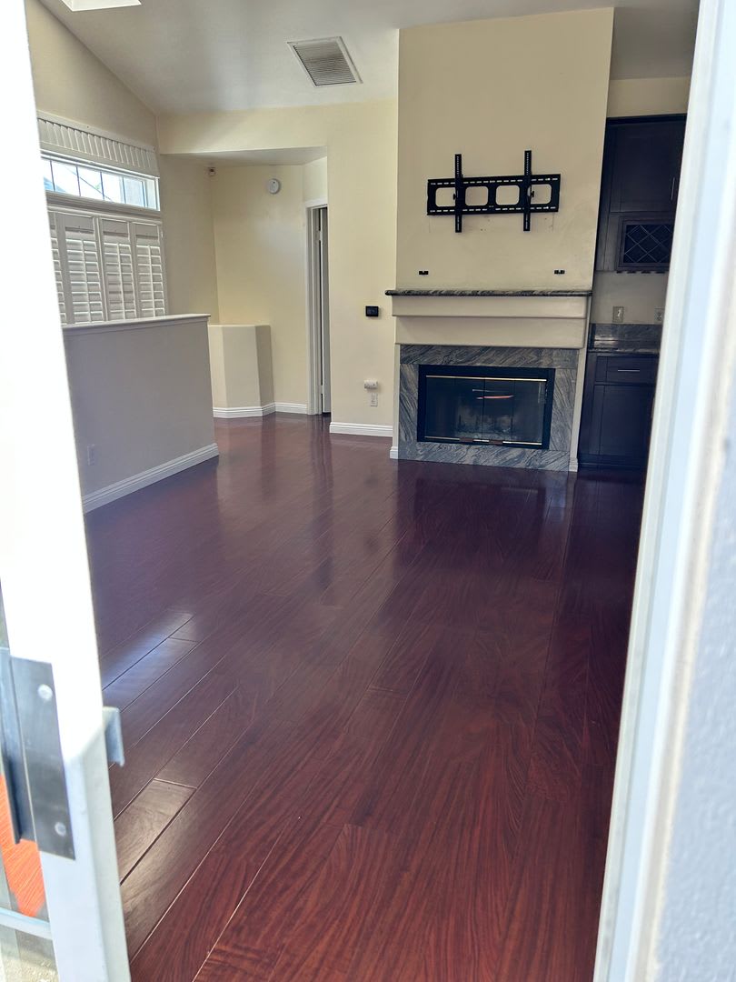 2B2B Private Freshly Painted Torrance Condominium Ready For Immediate Occupancy – photo 3