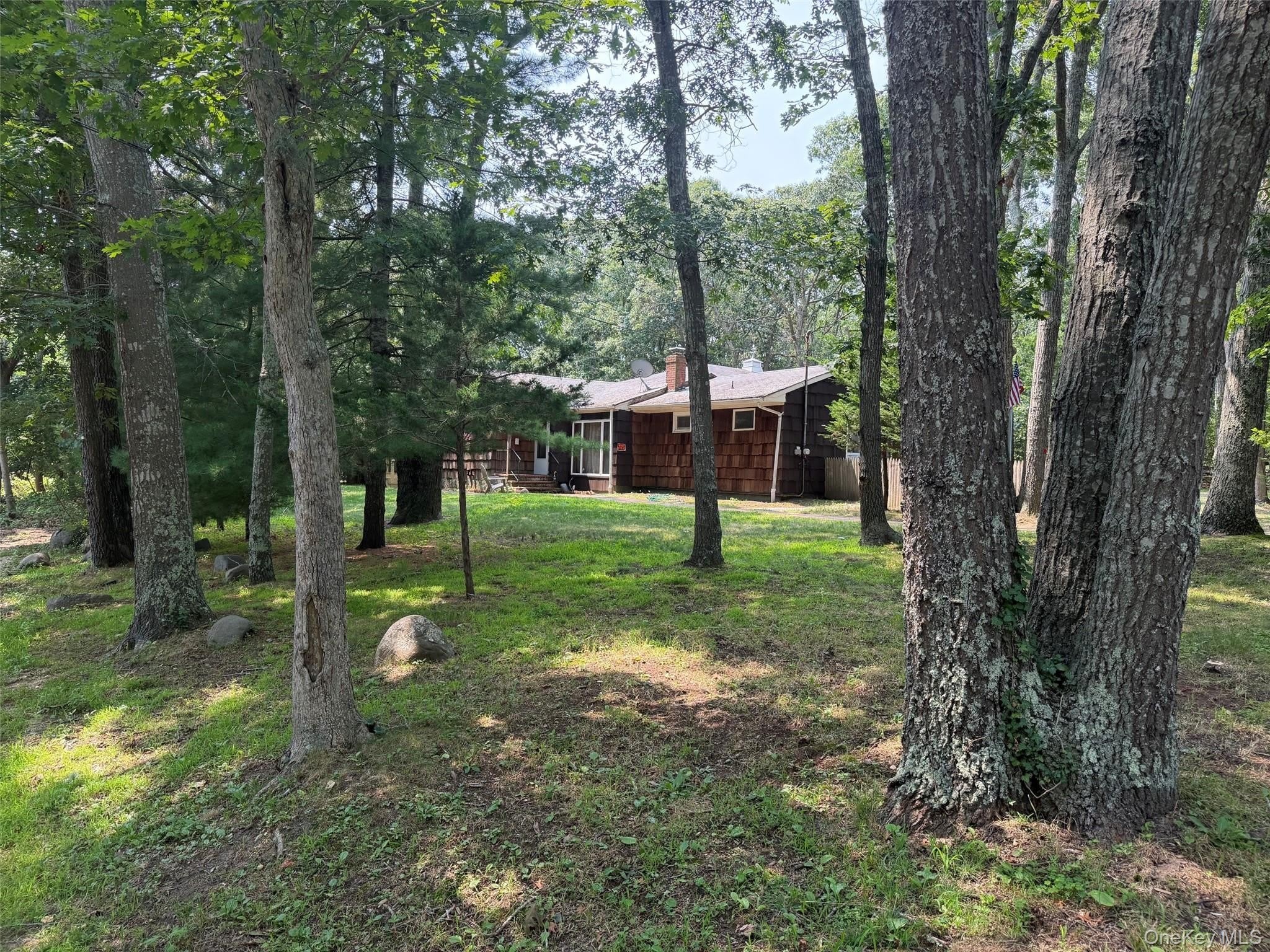 25 Columbia Avenue – photo 1