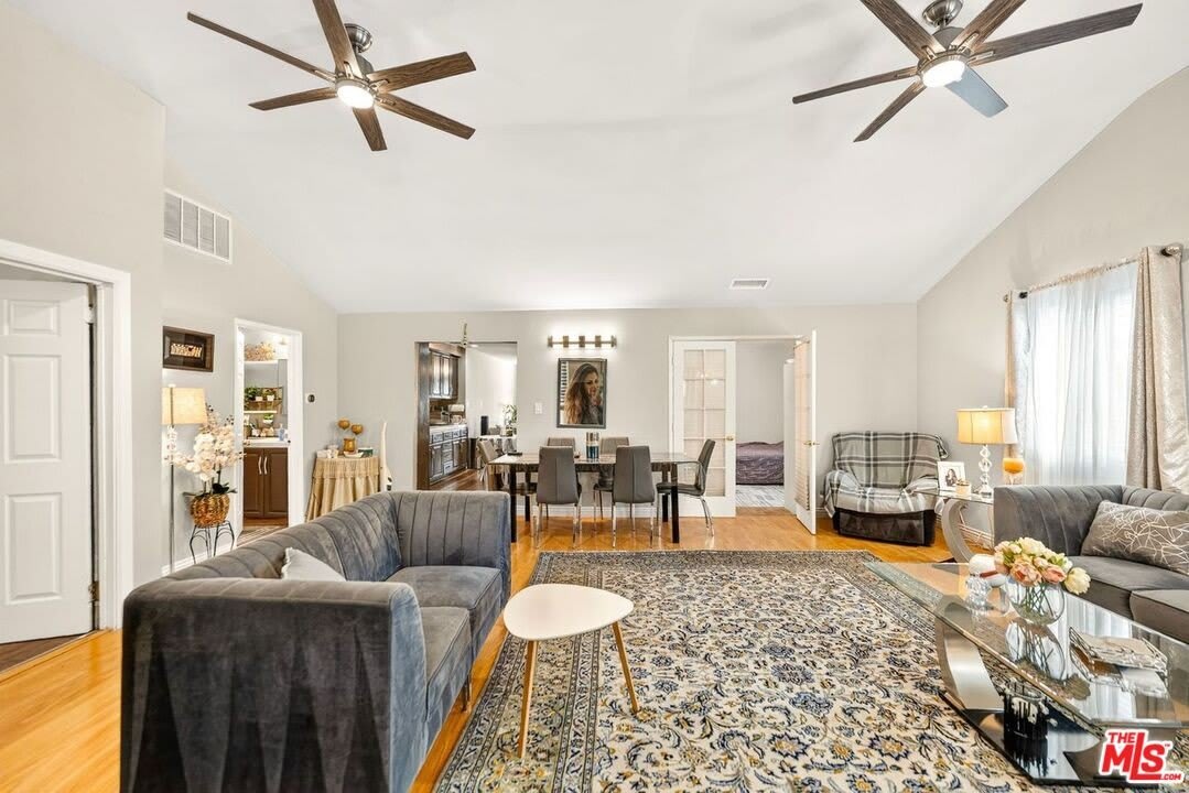6236 Lindley Ave – photo 4