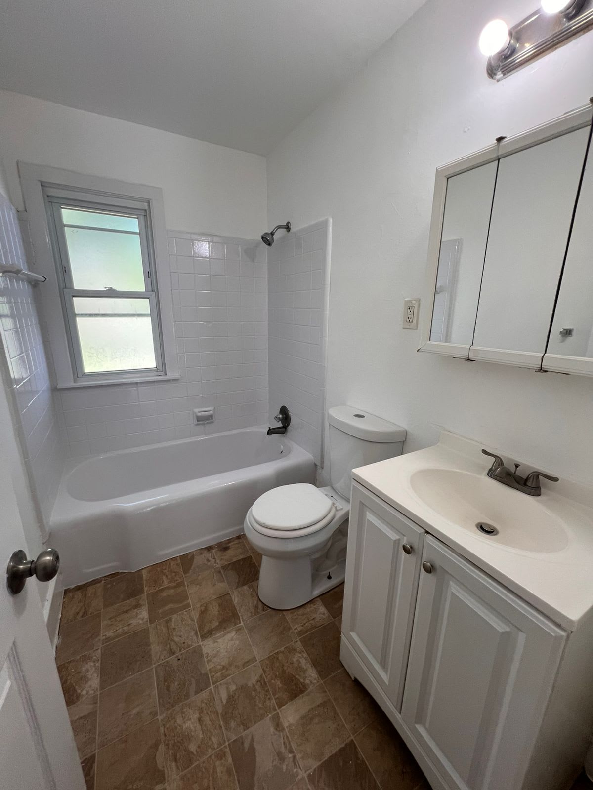 8832 Vaughan Street – photo 4