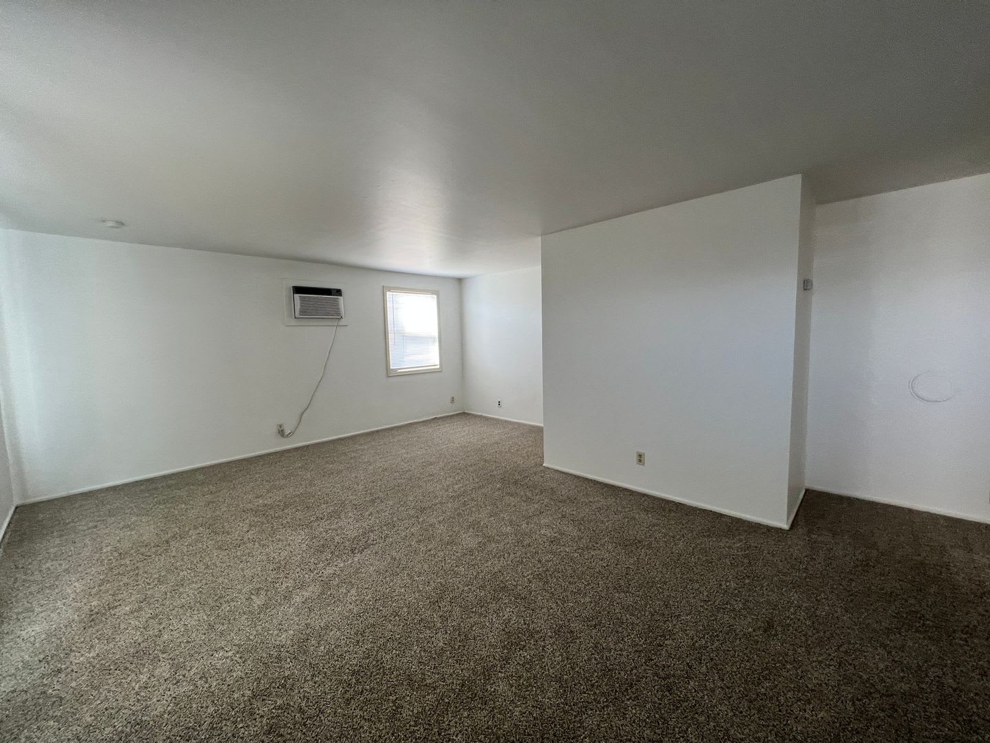 Cozy 2 bedroom 1 bath House! PRICE REDUCED!! – photo 2