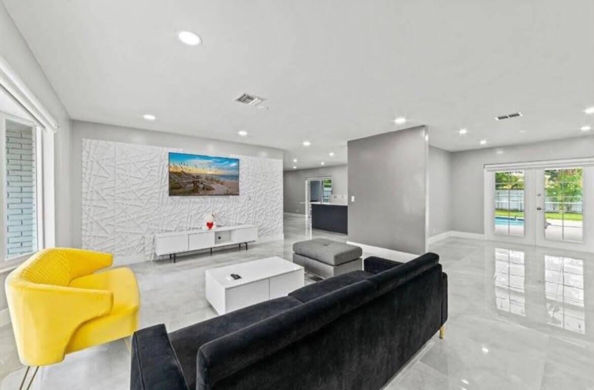 4811 HAYES Street – photo 5