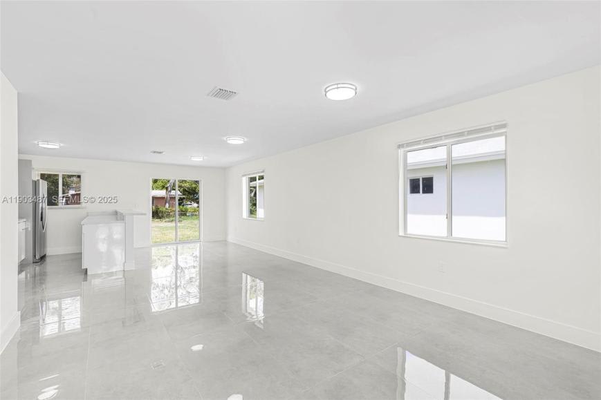 933 Nw 50Th St – photo 5