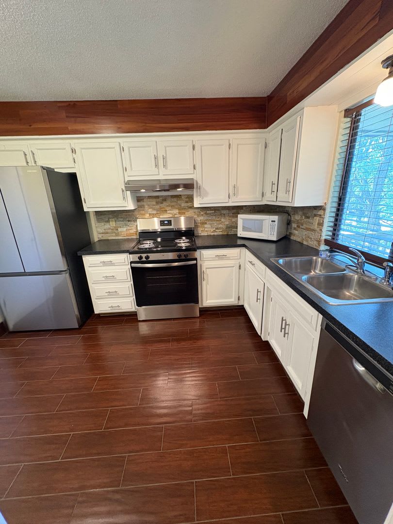 12624 W 110th Ter – photo 5