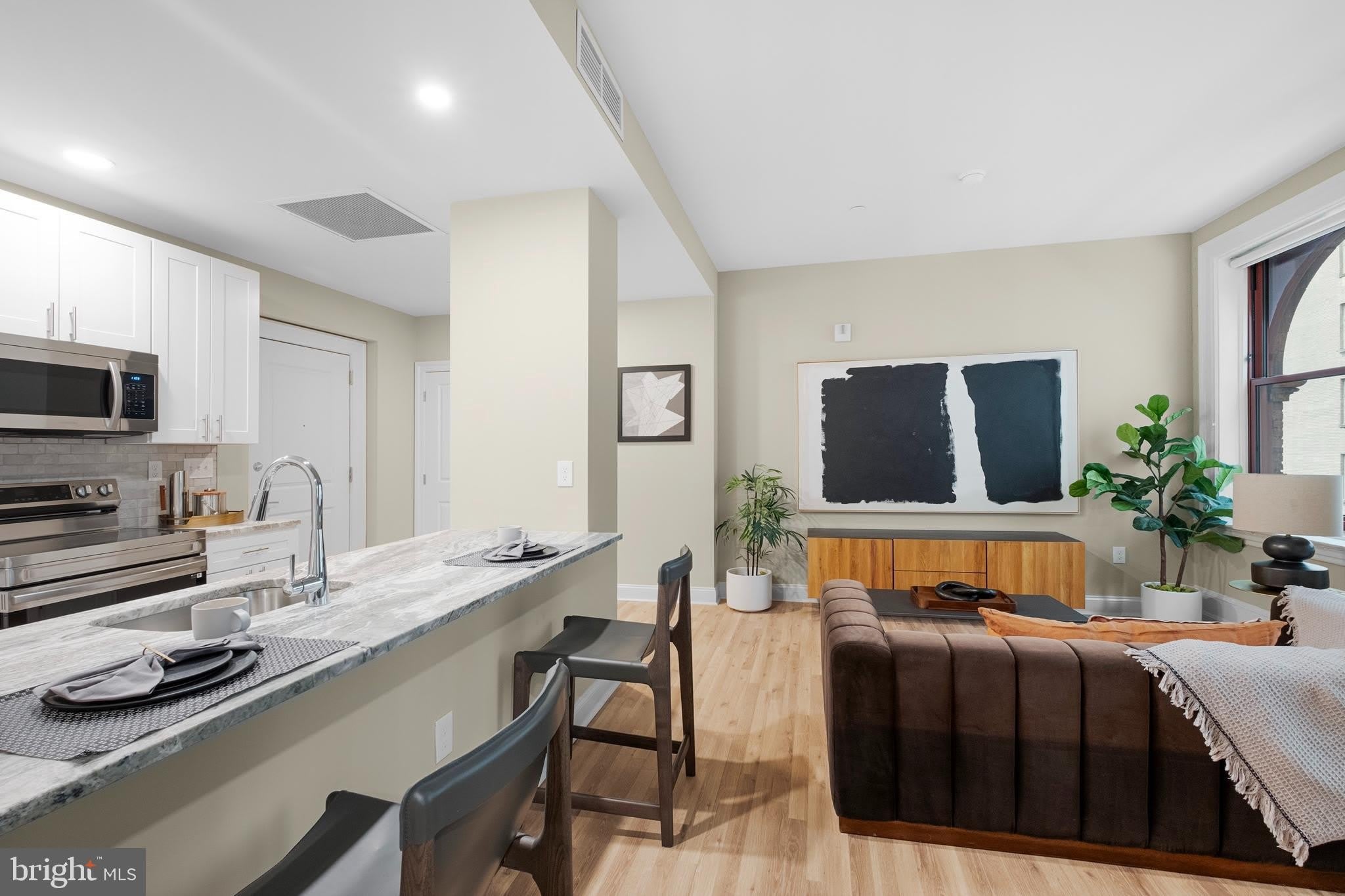 1420-22 CHESTNUT Street – photo 2