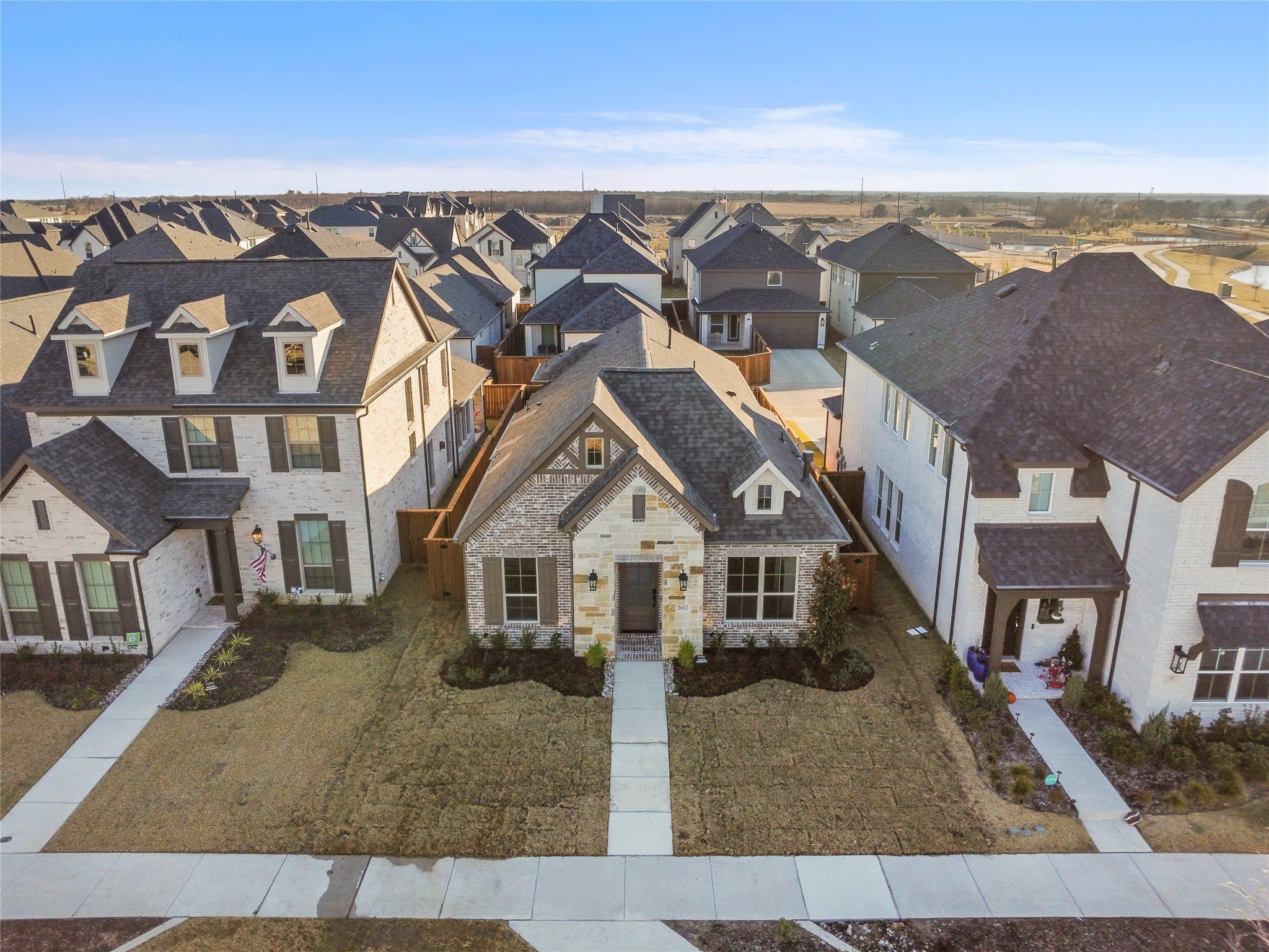 2612 Griffith Mews – photo 2