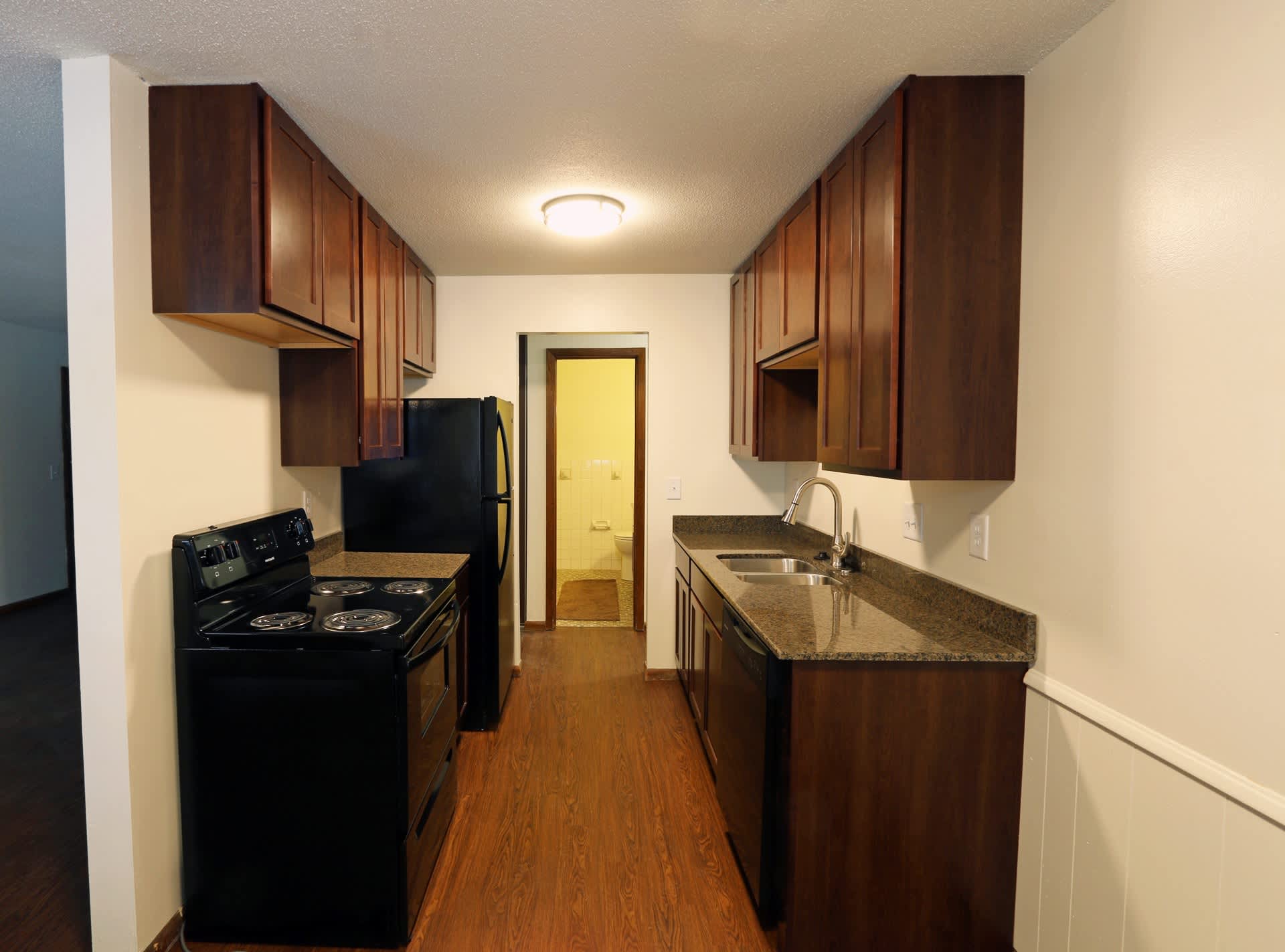 Apache Manor Apartments – photo 5