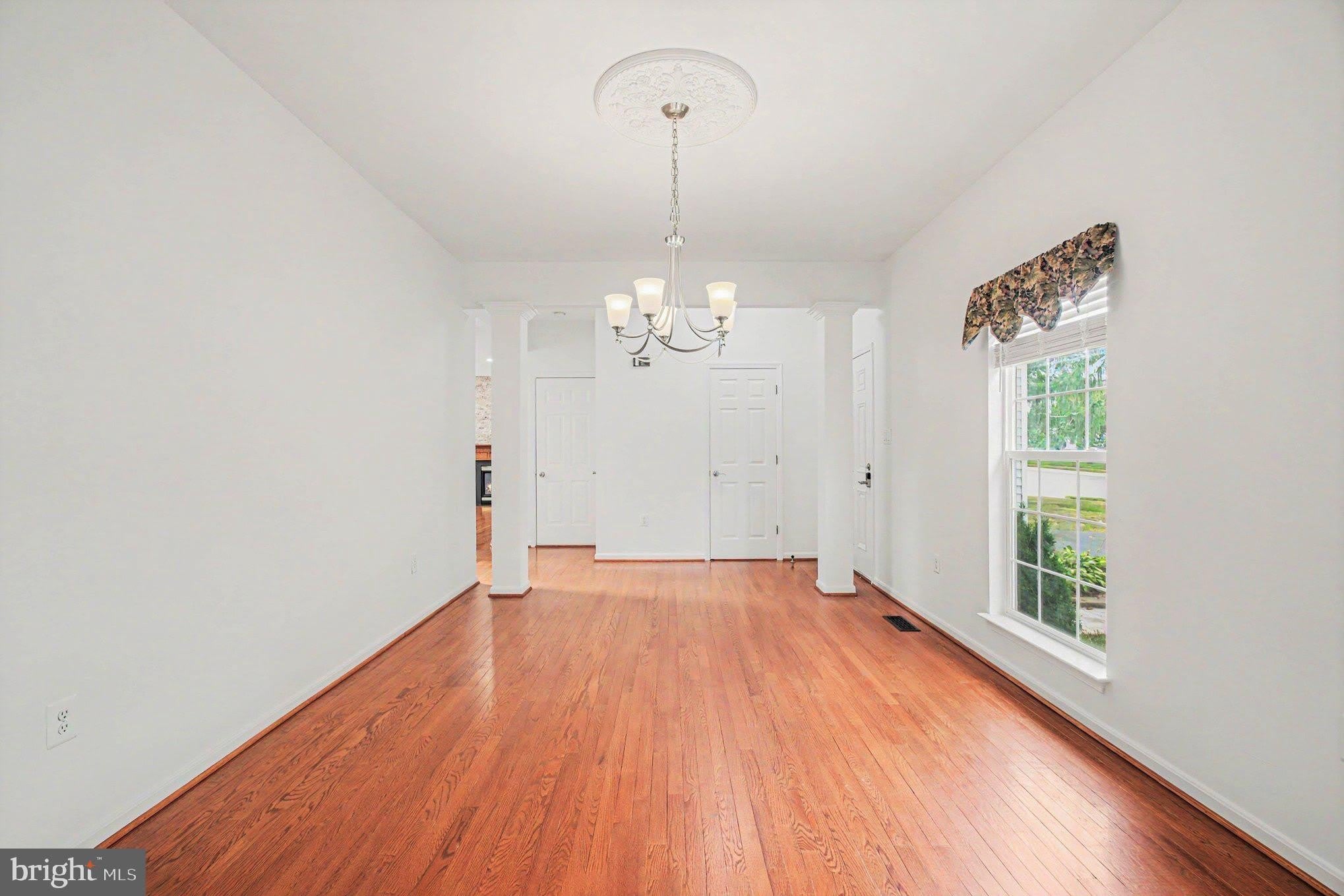 9224 CYNTHIA ST – photo 5