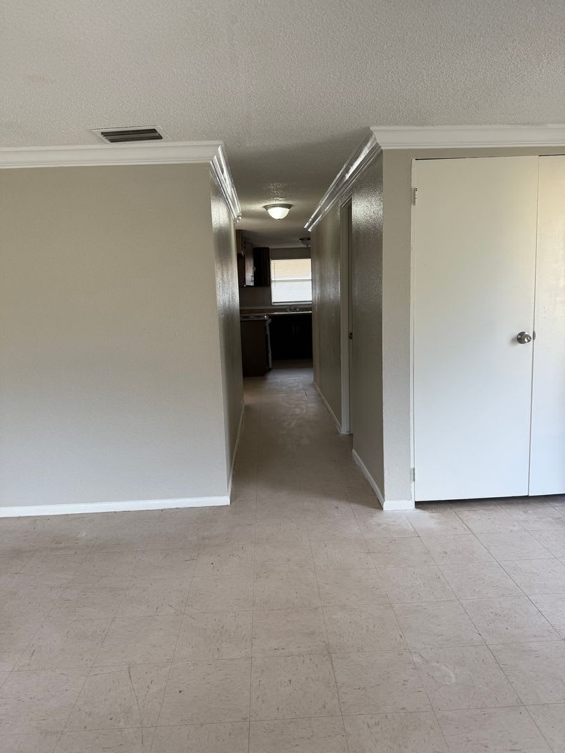 2 bed room 1 bath duplex – photo 3