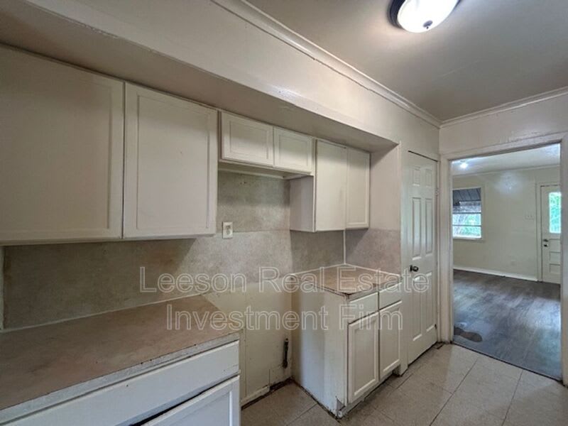 2551 Claiborne Ave. – photo 3