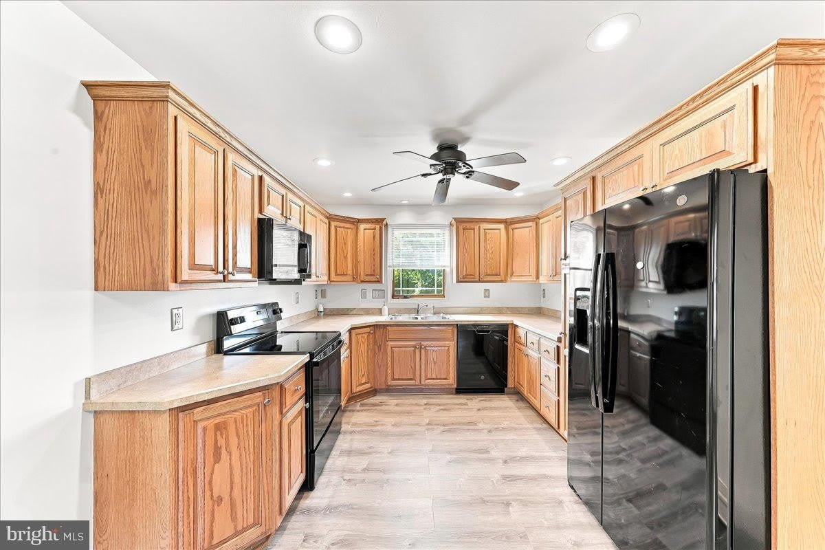 110 E HOFFECKER Street – photo 4