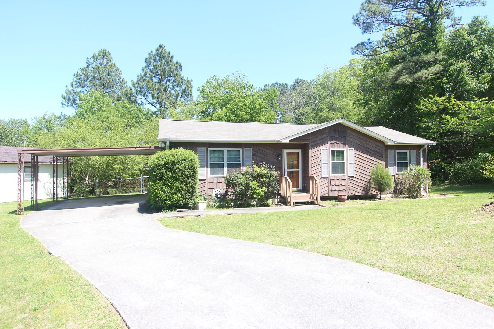 New On The Market with Fresh Updates!! Better Hurry!! – photo 2