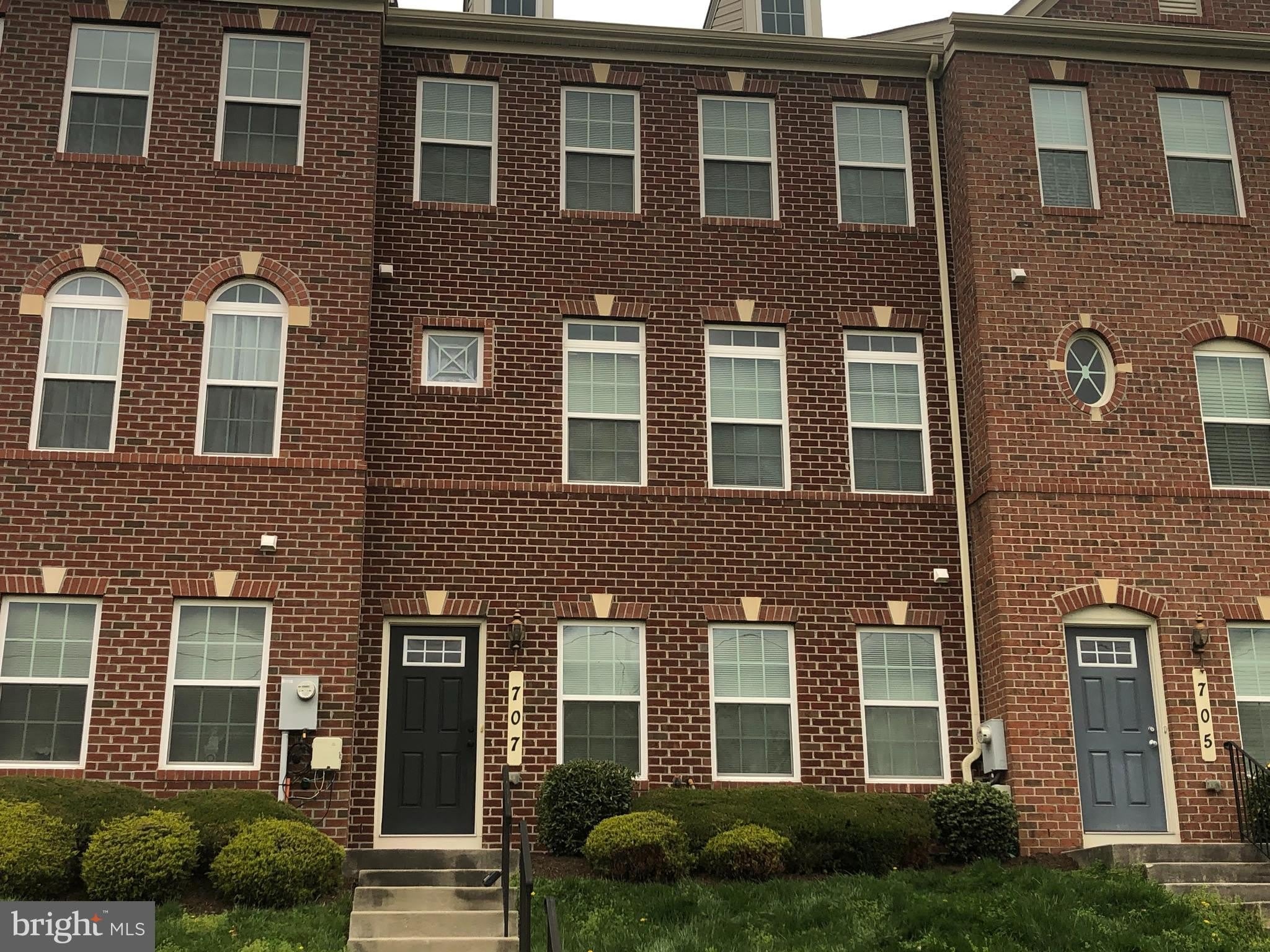 707 Addison Road S – photo 2