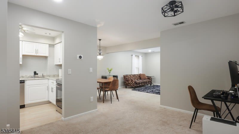 91 Jamestown Rd – photo 3