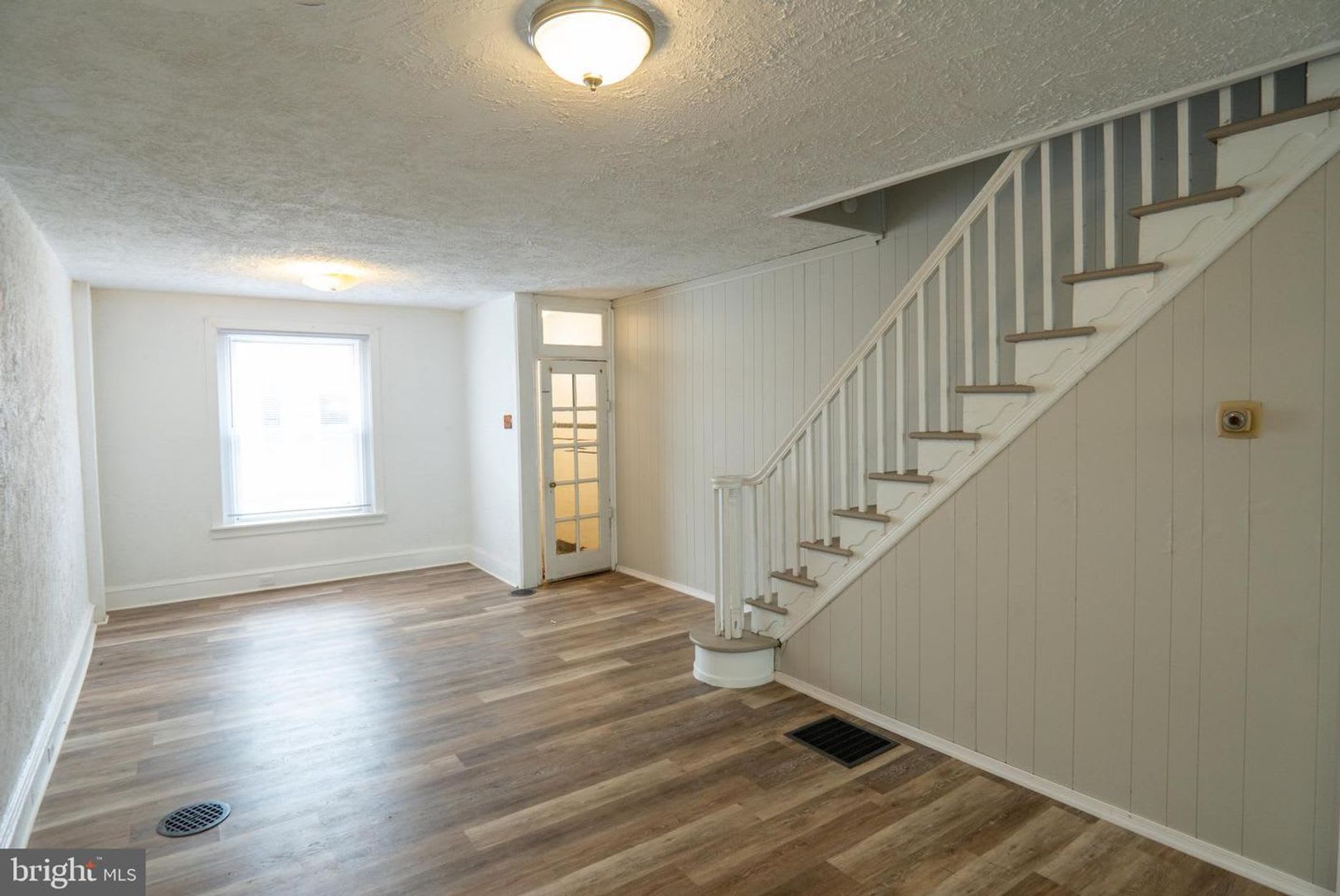 Newbold Two Bedroom Ready for Octocber 1st – photo 4