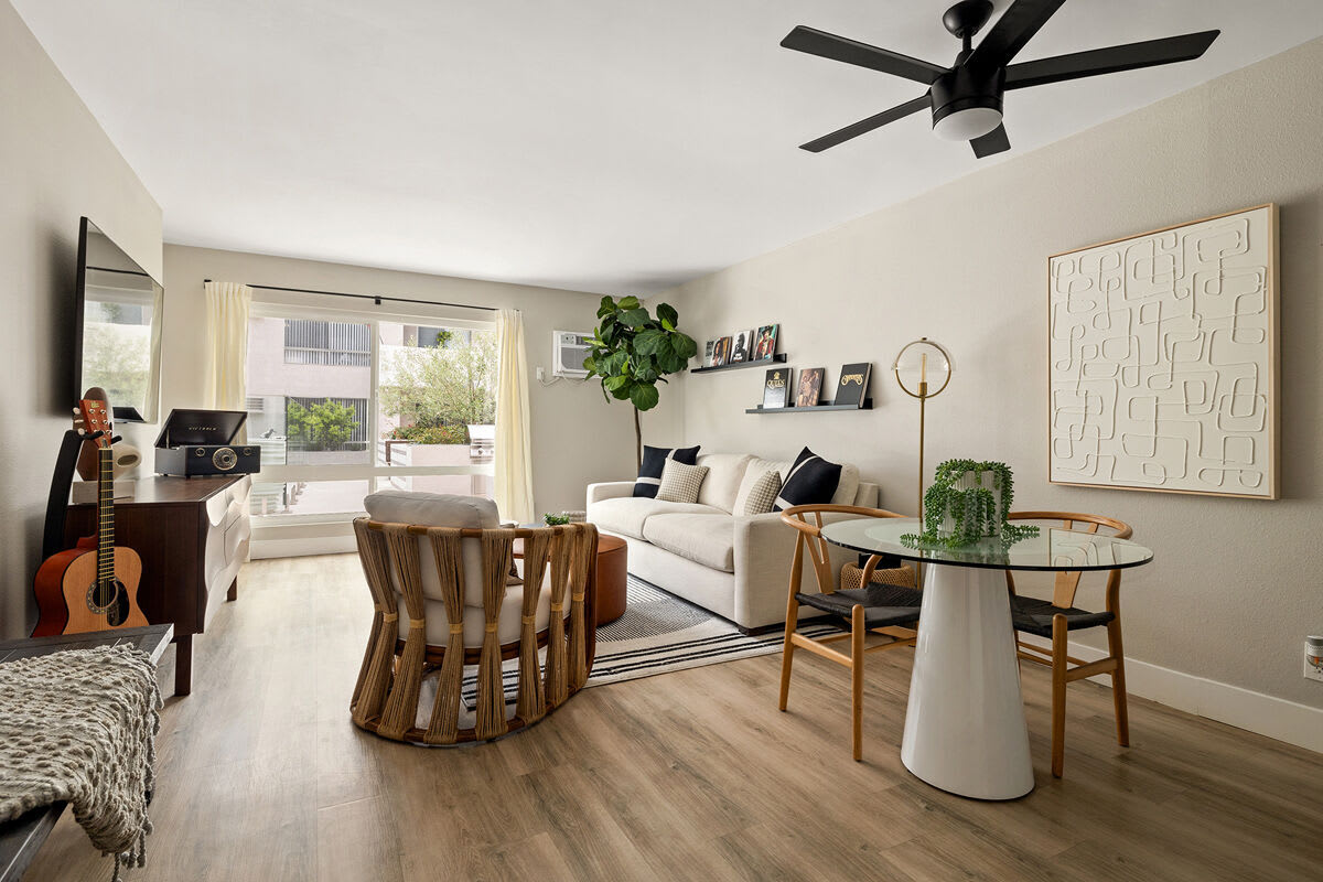 Lyric Apartments – photo 3