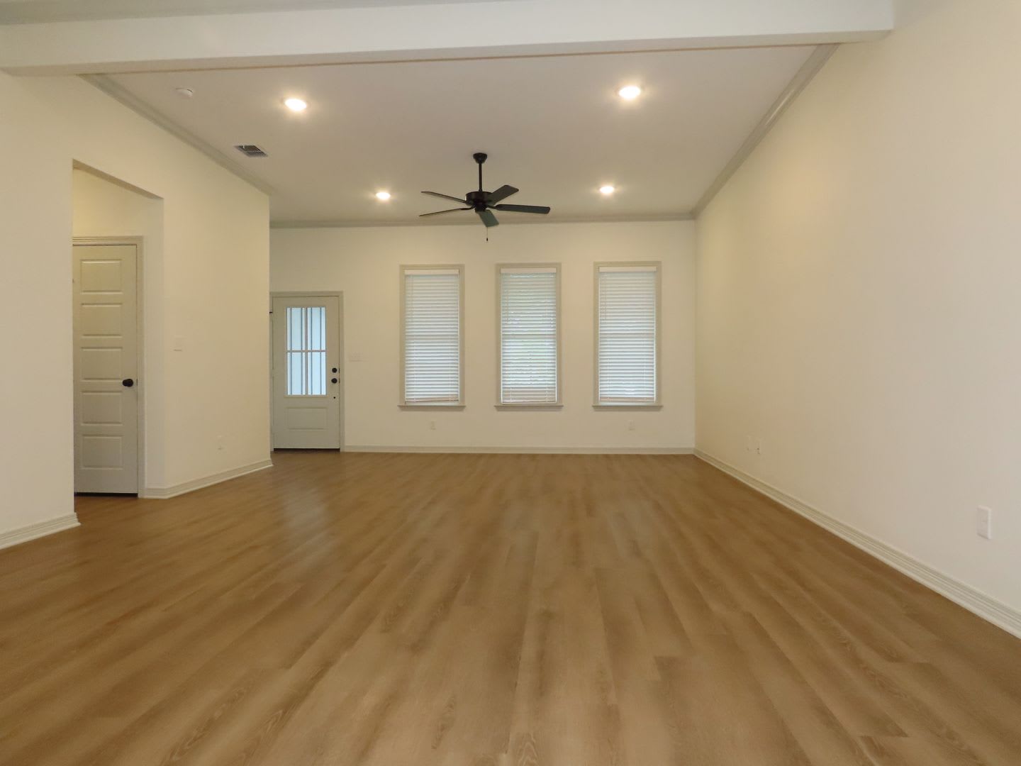 Gorgeous 4 Bedroom, 2 Bath Home in Tyler! – photo 3