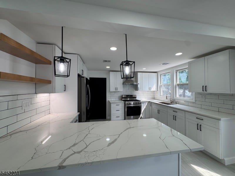 114 Orange Ave – photo 3