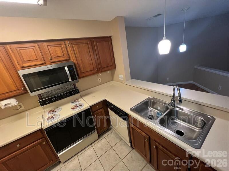 18817 Nautical Drive – photo 2