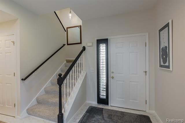300 Stratford Lane – photo 5