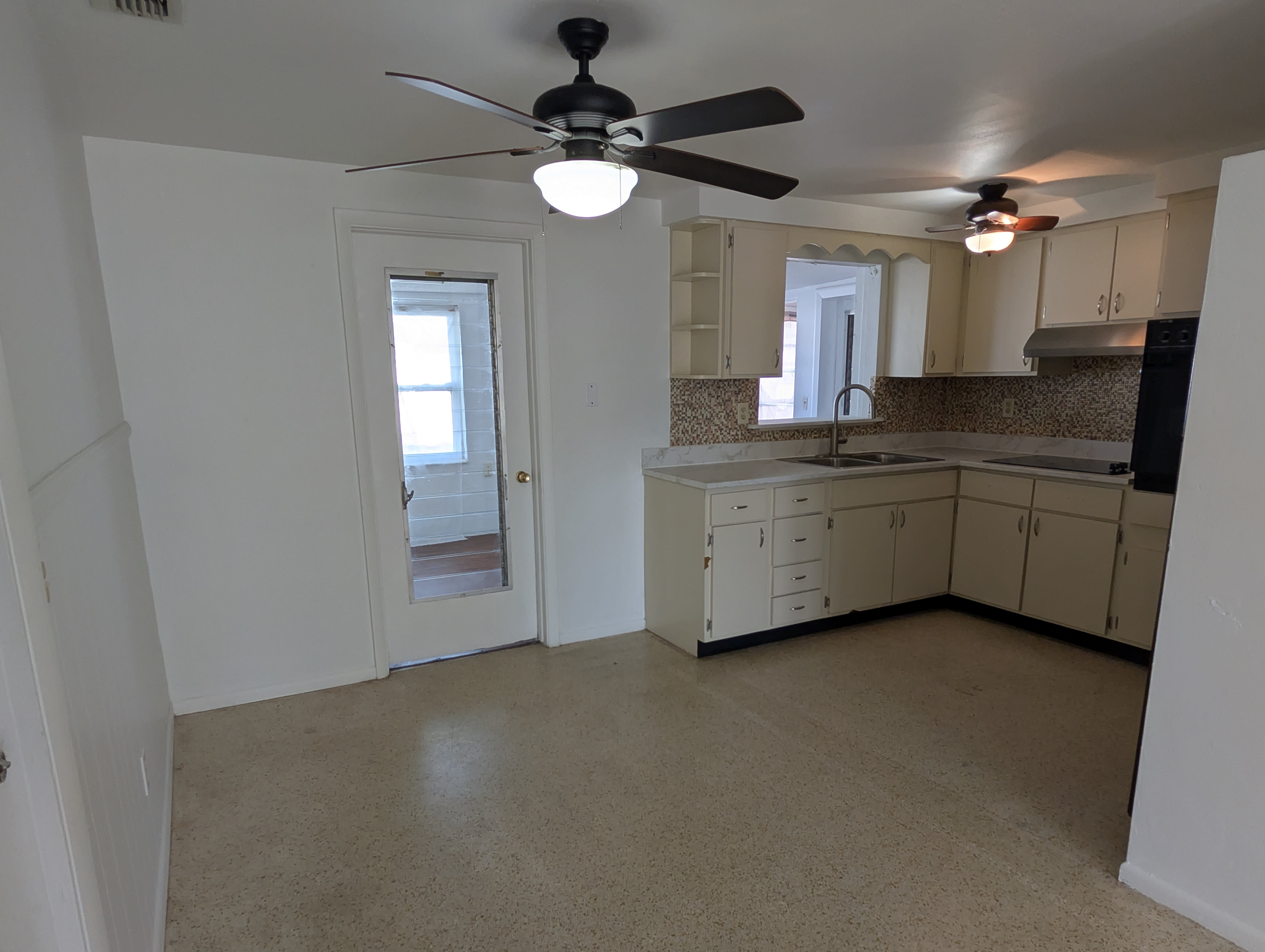 4835 Blossom Dr – photo 5