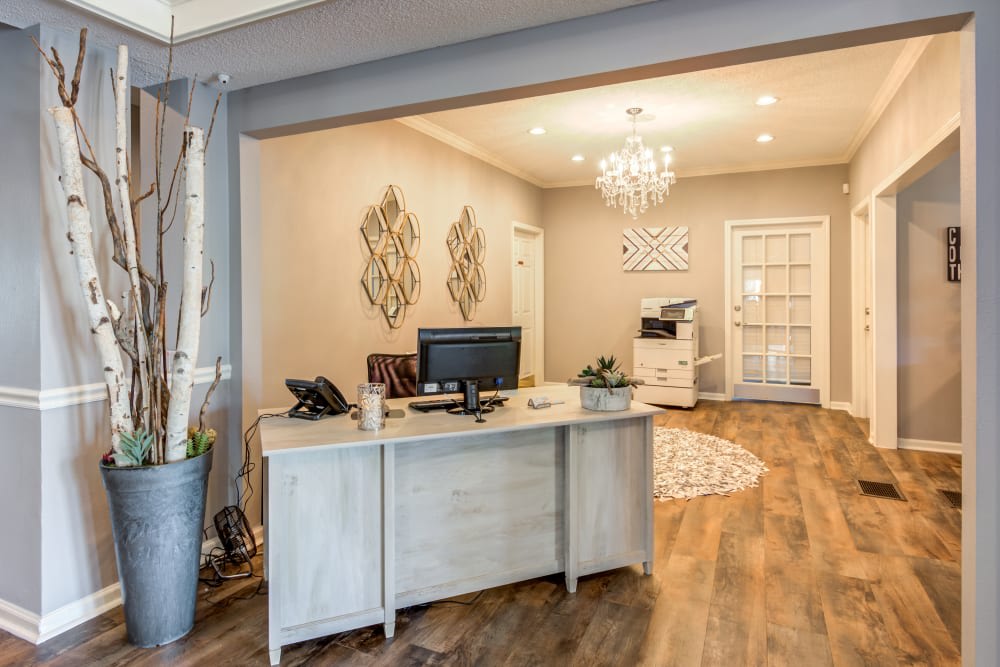 Coach House Apartments – photo 2