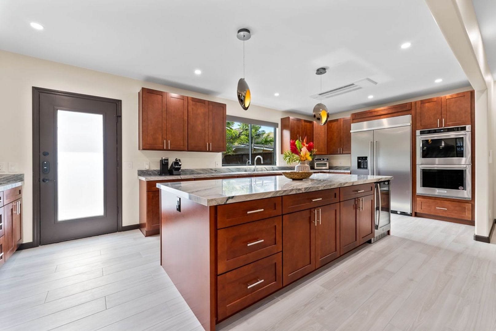 Kahala Zen: Spacious Modern Oasis w/ Studio, Garden & Lush Garden – photo 5